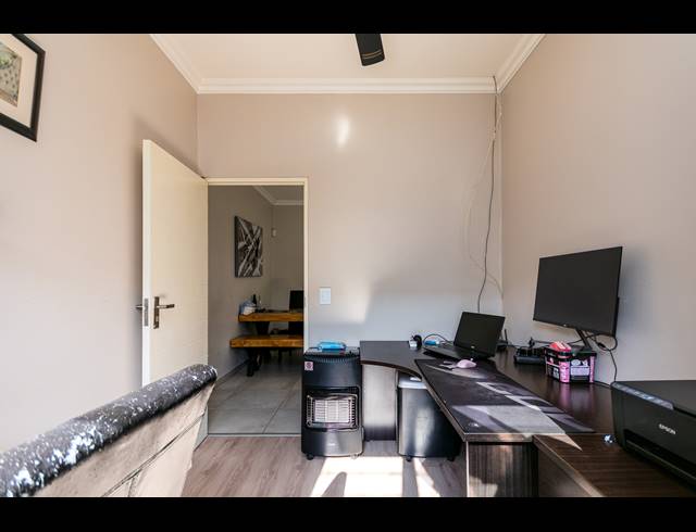 4 BEDROOM HOUSE FOR SALE IN PARKLANDS NORTH